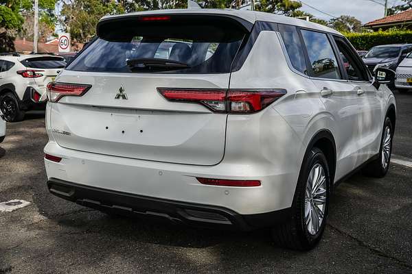 2024 Mitsubishi Outlander ES ZM