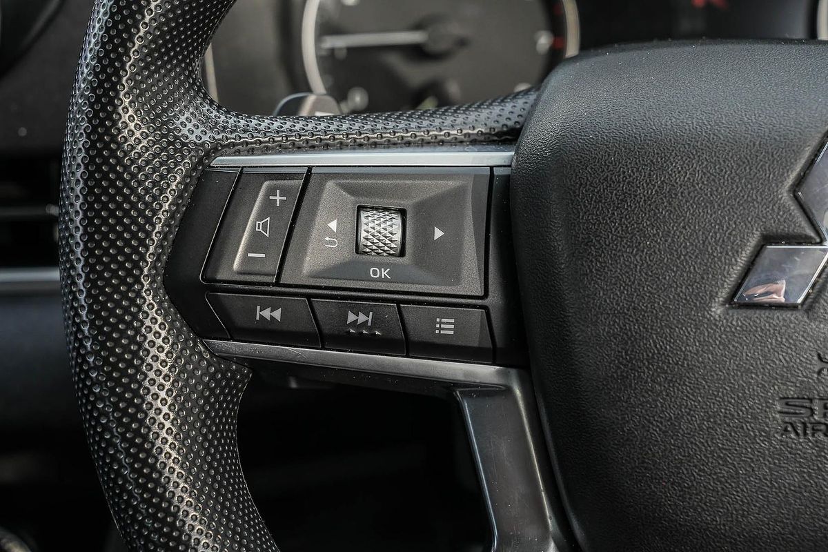 2024 Mitsubishi Outlander ES ZM