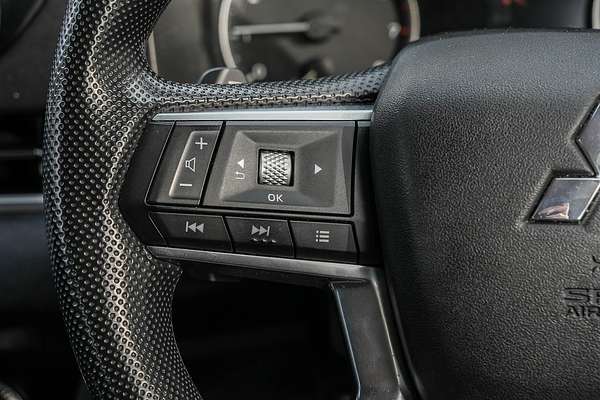 2024 Mitsubishi Outlander ES ZM