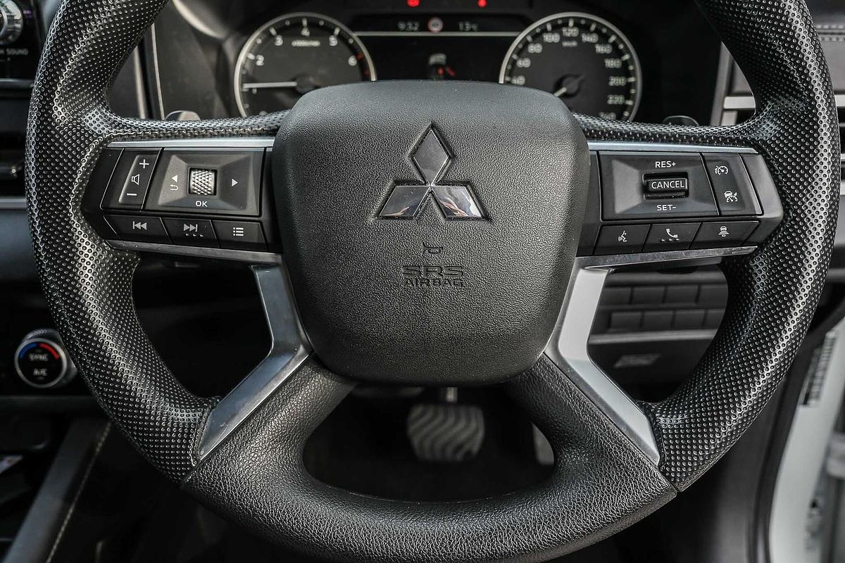 2024 Mitsubishi Outlander ES ZM