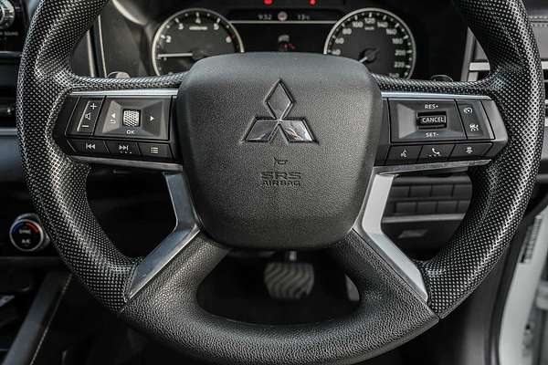 2024 Mitsubishi Outlander ES ZM