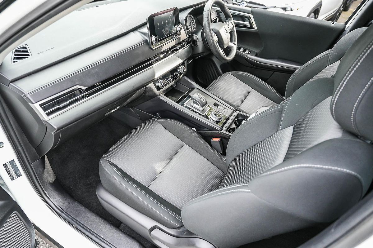 2024 Mitsubishi Outlander ES ZM