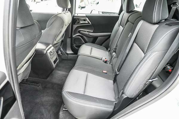 2024 Mitsubishi Outlander ES ZM