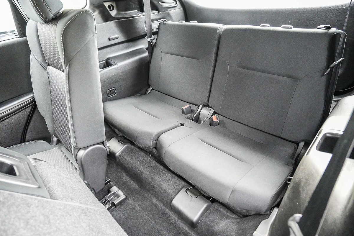 2024 Mitsubishi Outlander ES ZM
