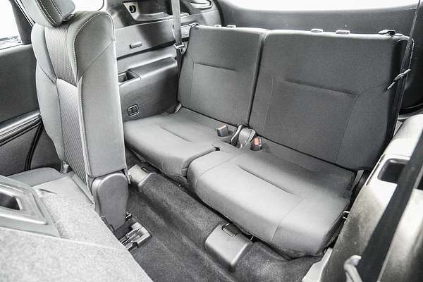 2024 Mitsubishi Outlander ES ZM