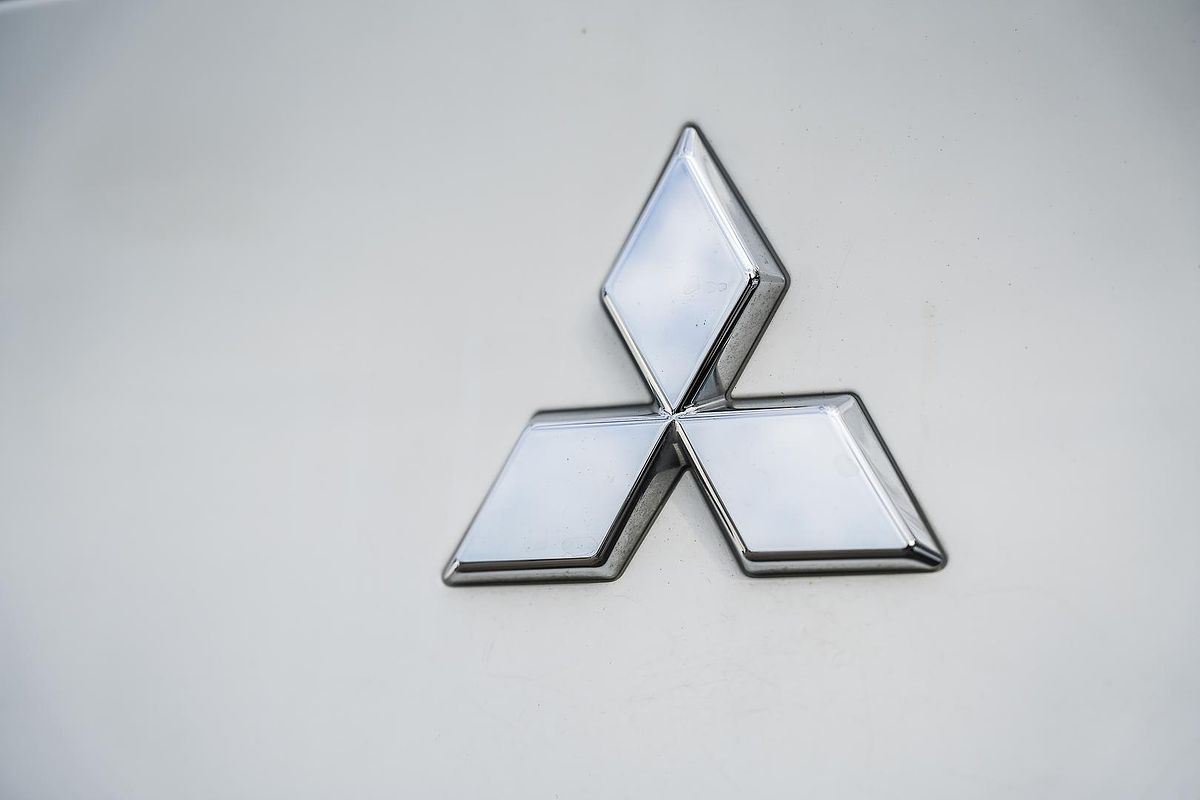 2024 Mitsubishi Outlander ES ZM
