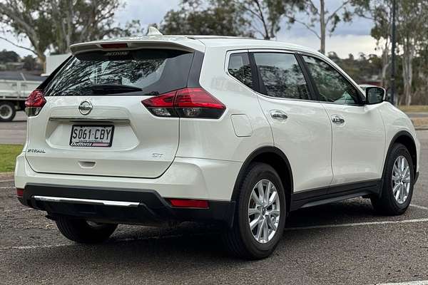 2017 Nissan X-TRAIL ST T32