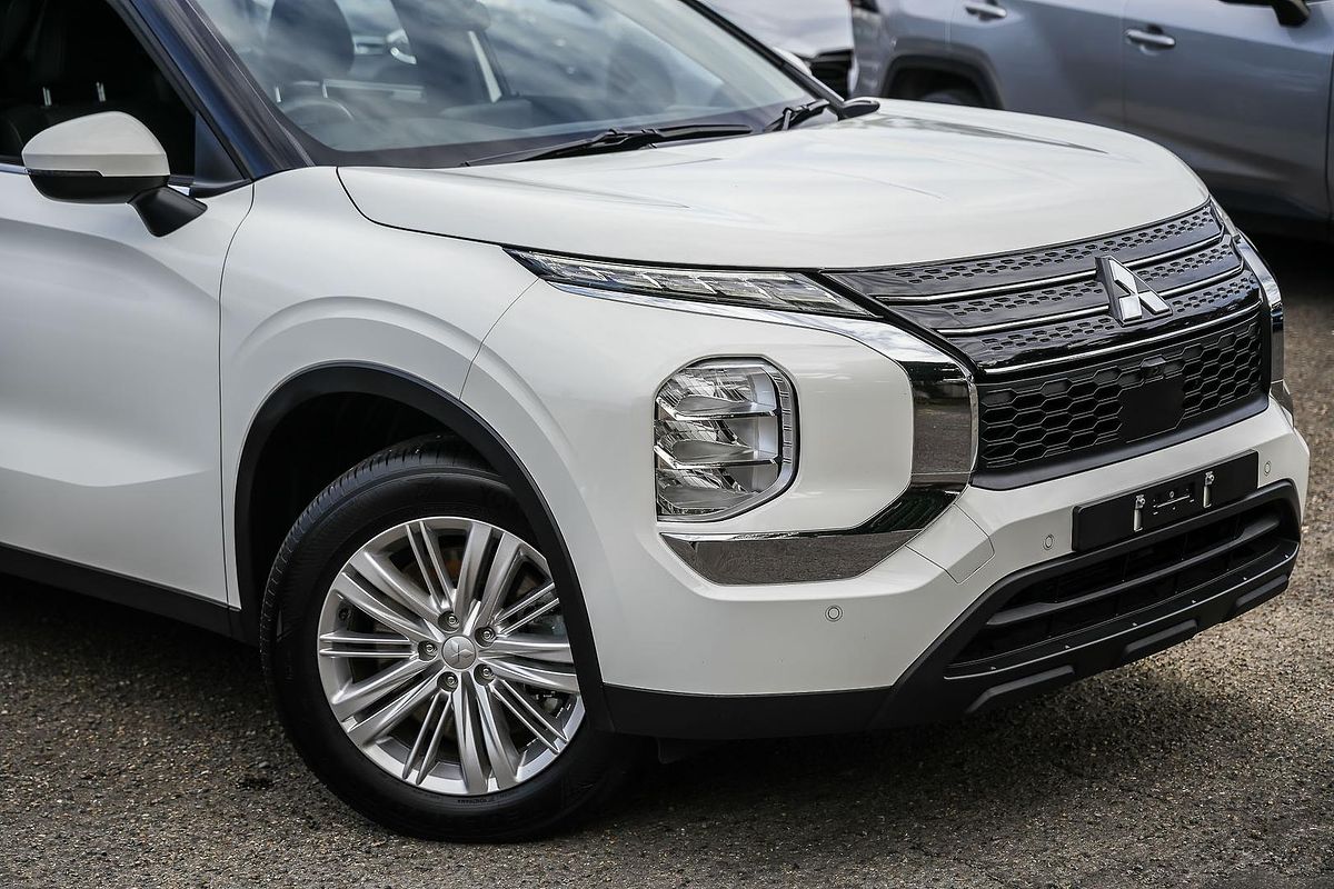 2024 Mitsubishi Outlander ES ZM