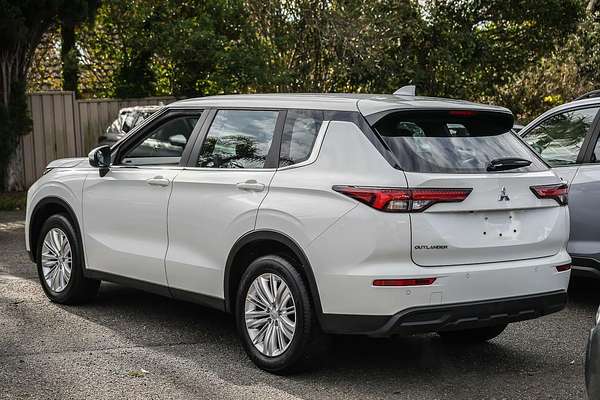 2024 Mitsubishi Outlander ES ZM