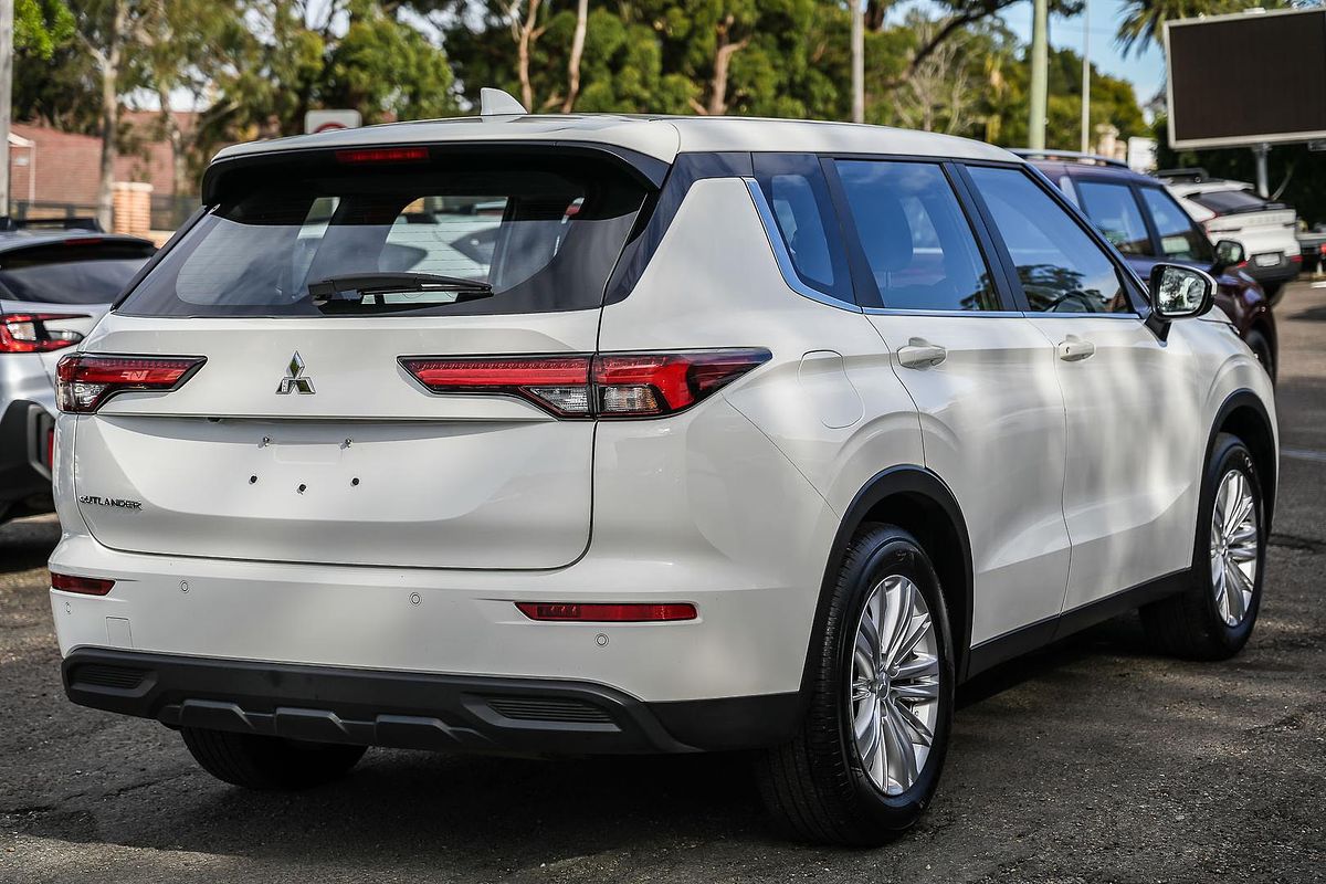 2024 Mitsubishi Outlander ES ZM