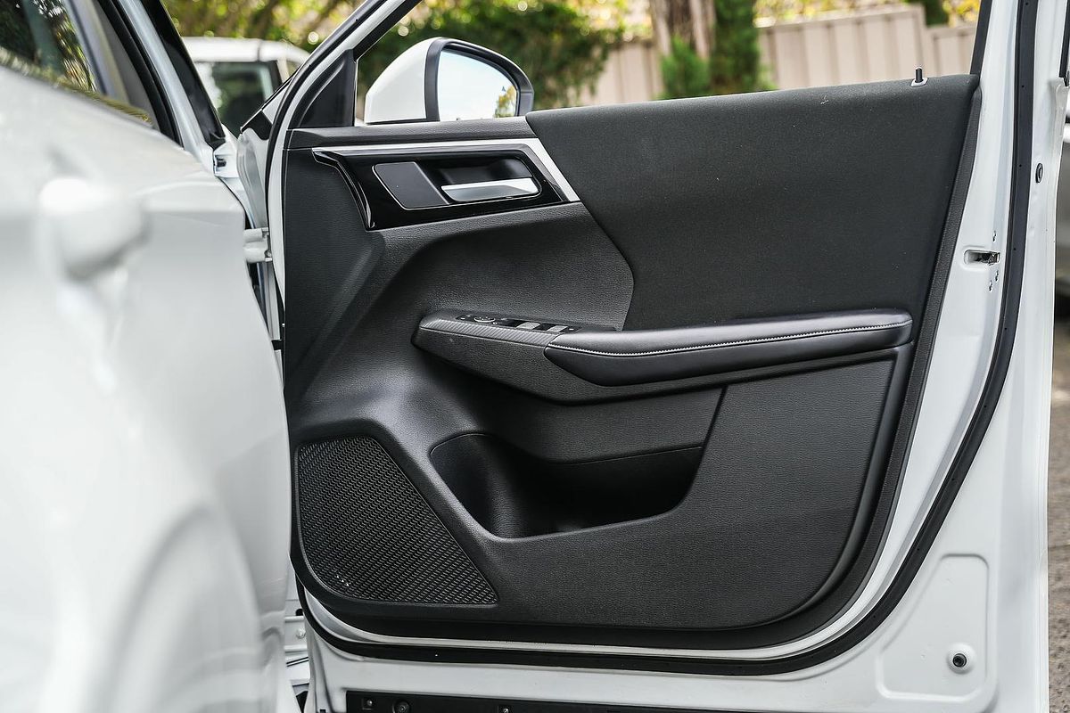 2024 Mitsubishi Outlander ES ZM