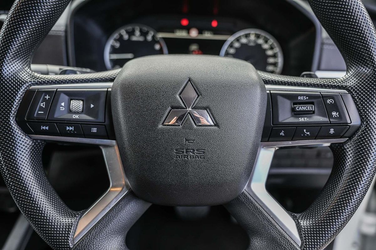 2024 Mitsubishi Outlander ES ZM