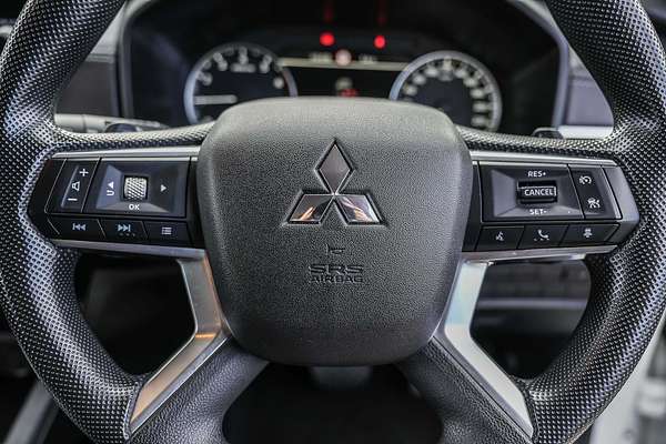 2024 Mitsubishi Outlander ES ZM