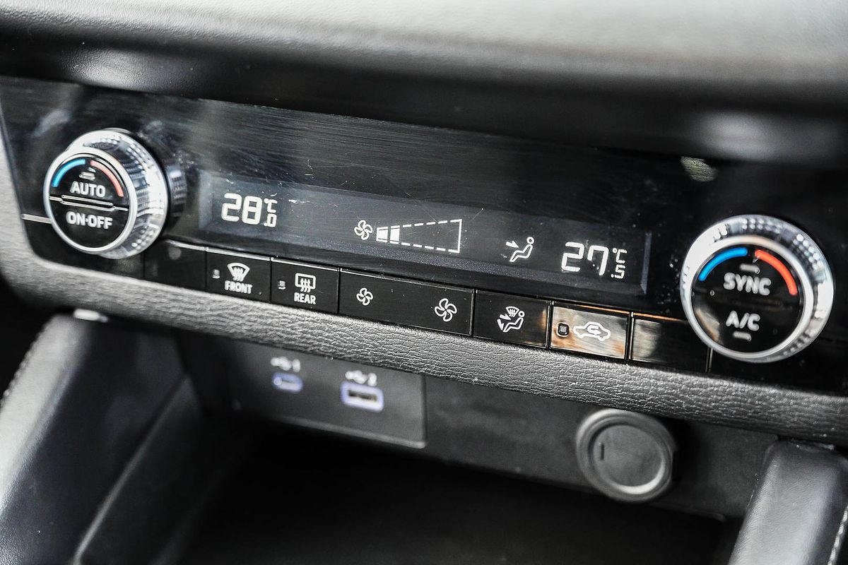 2024 Mitsubishi Outlander ES ZM