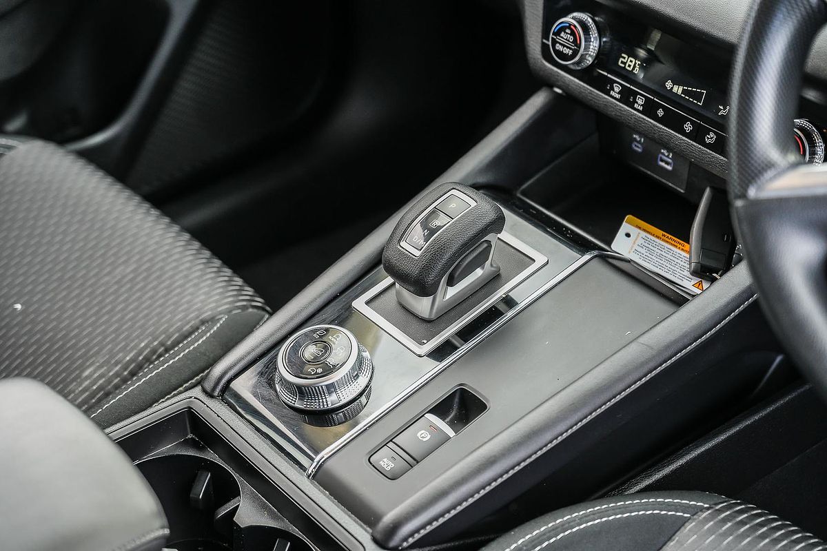2024 Mitsubishi Outlander ES ZM