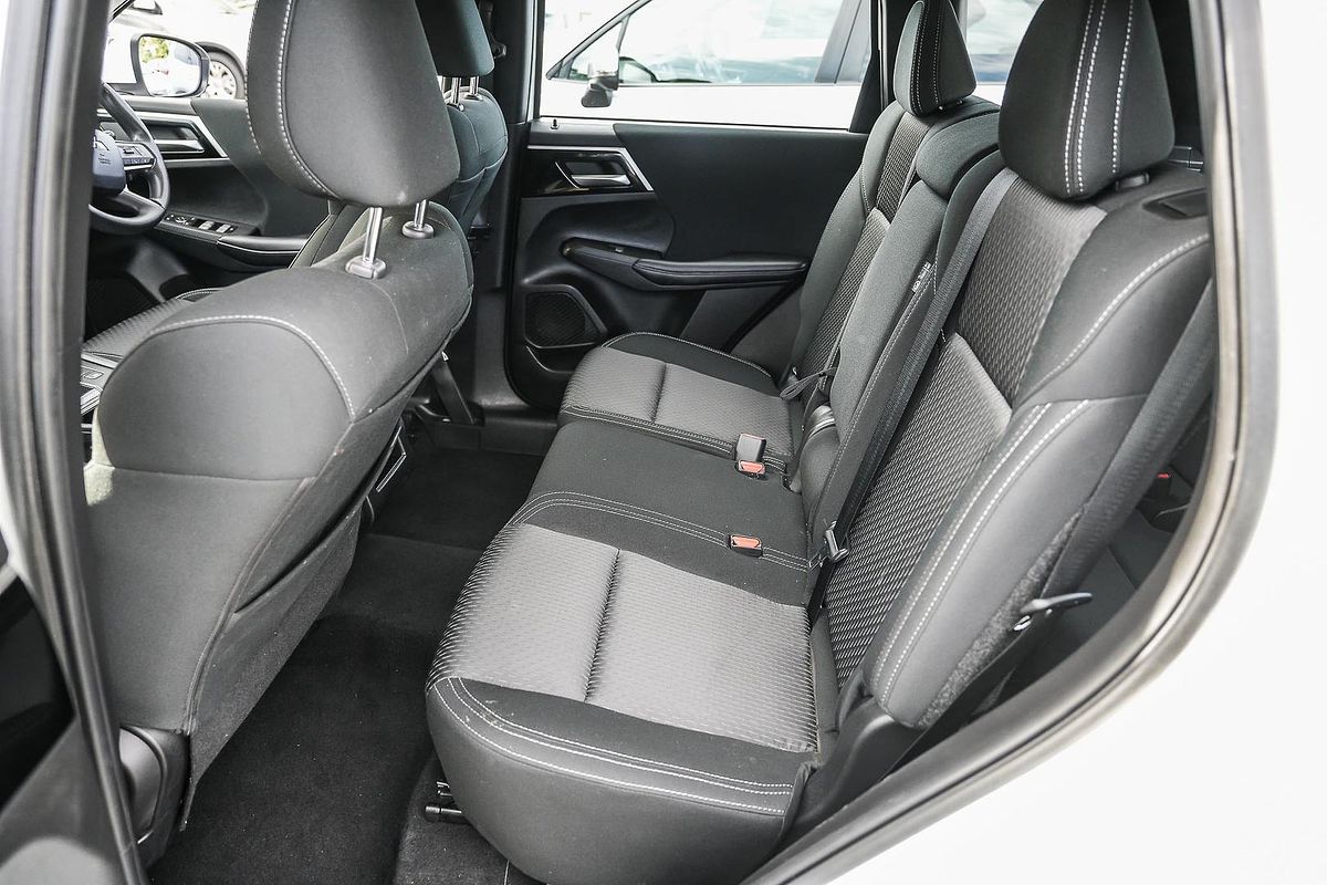 2024 Mitsubishi Outlander ES ZM