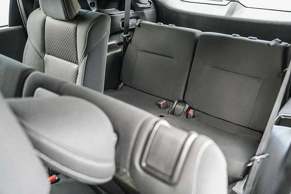 2024 Mitsubishi Outlander ES ZM
