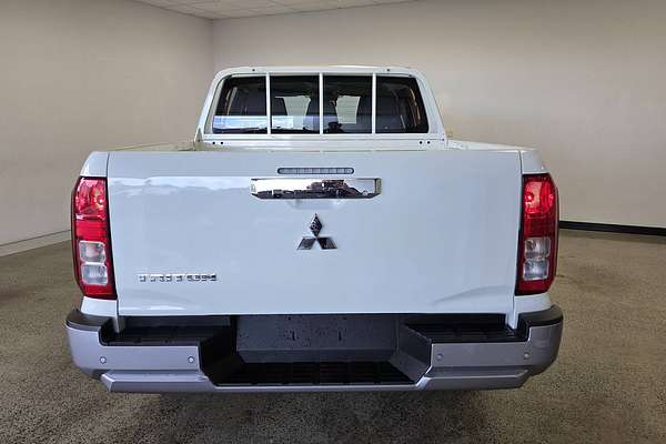 2024 Mitsubishi Triton GLX MV 4X4