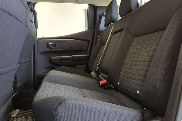 2024 Mitsubishi Triton GLX MV 4X4