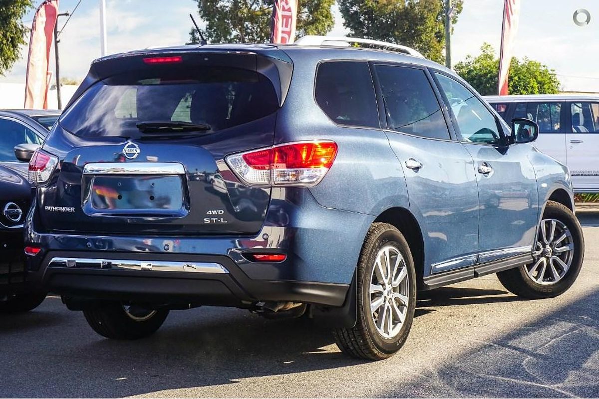 2015 Nissan Pathfinder ST-L R52