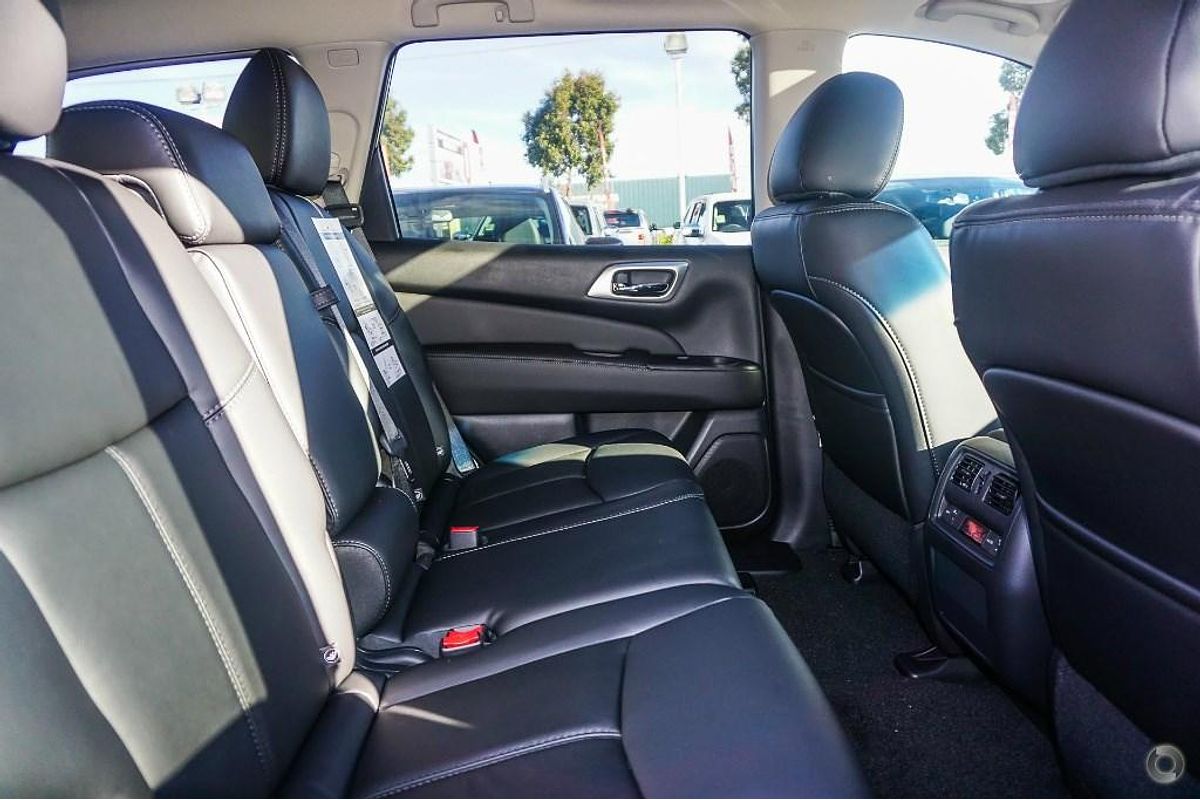 2015 Nissan Pathfinder ST-L R52
