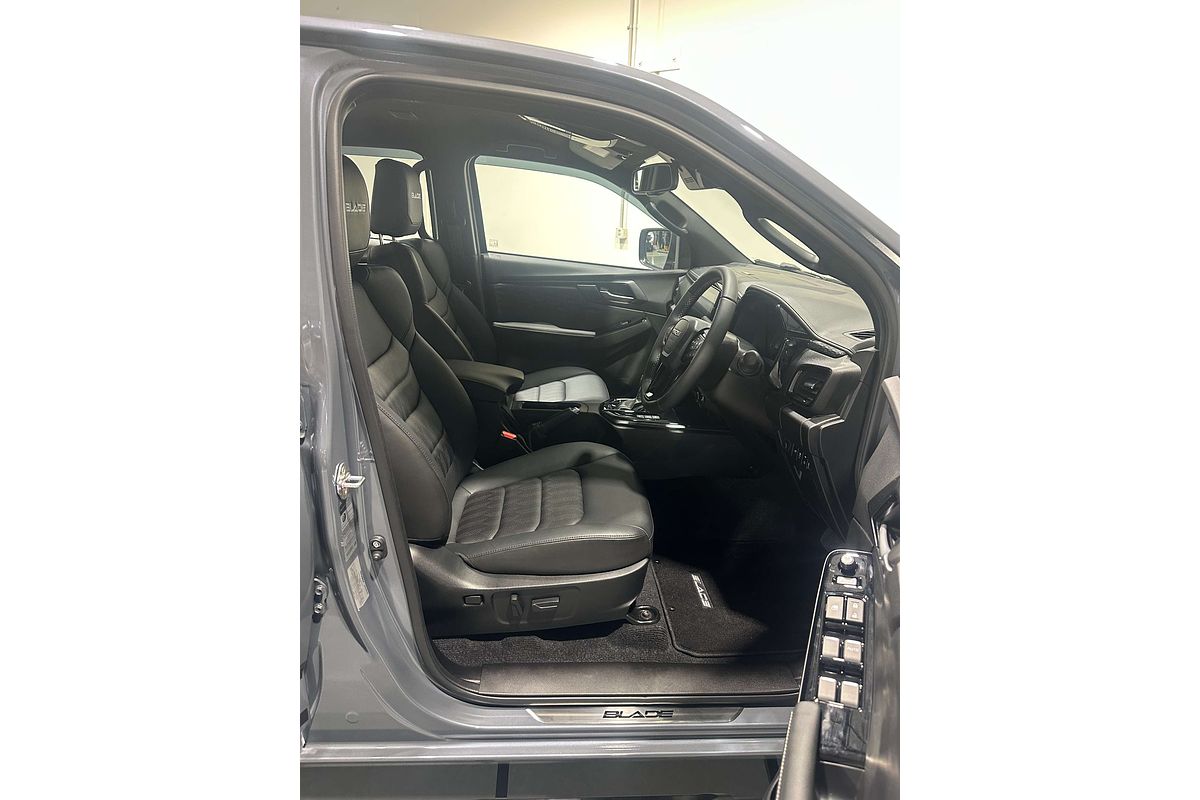 2025 Isuzu D-MAX BLADE  4X4