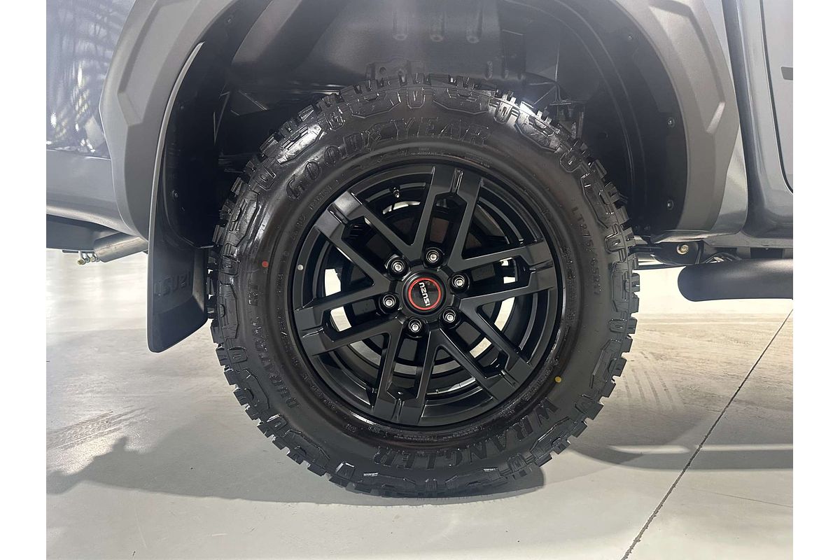 2025 Isuzu D-MAX BLADE  4X4