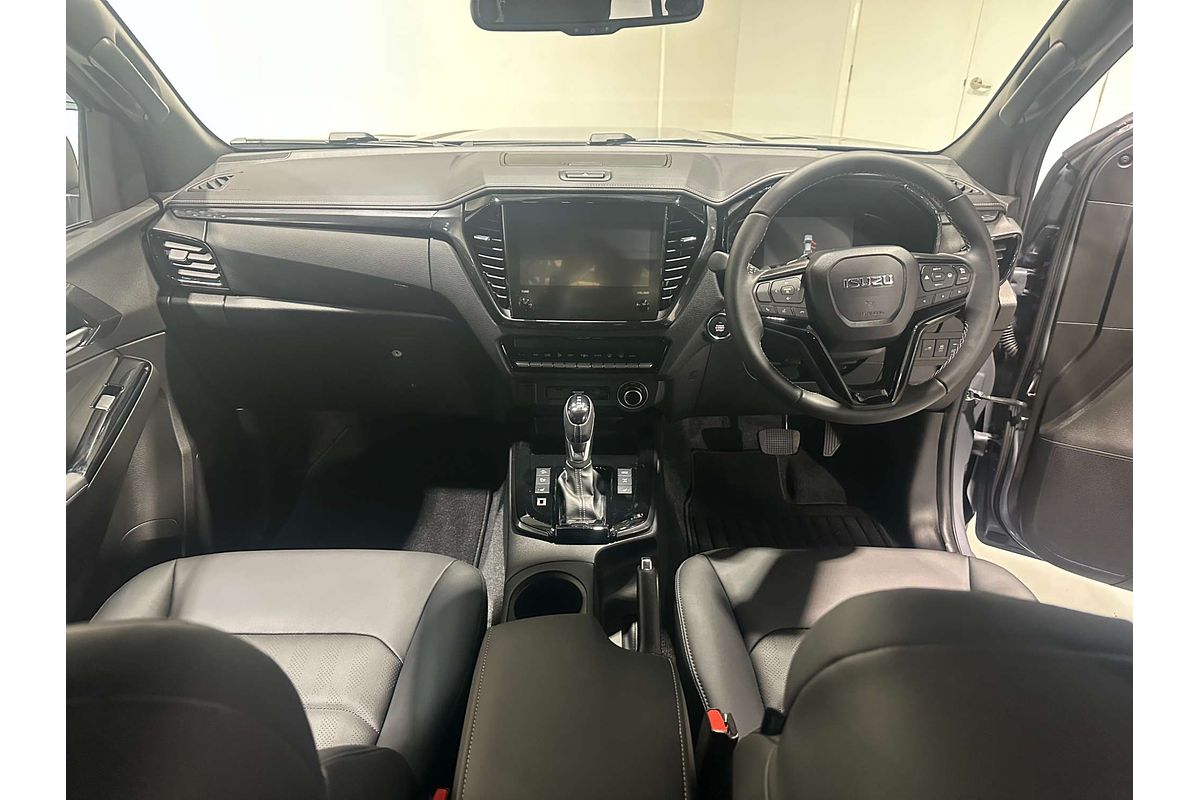 2025 Isuzu D-MAX BLADE  4X4