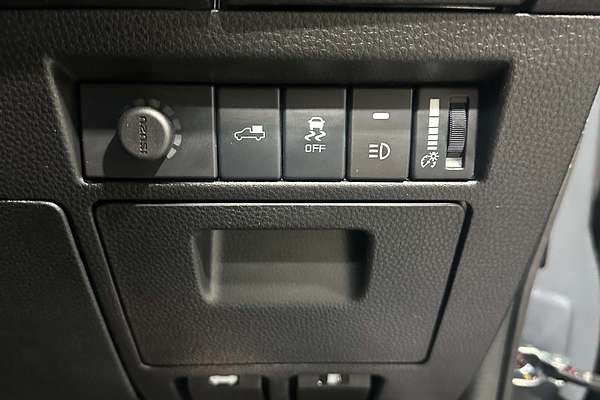 2025 Isuzu D-MAX BLADE  4X4