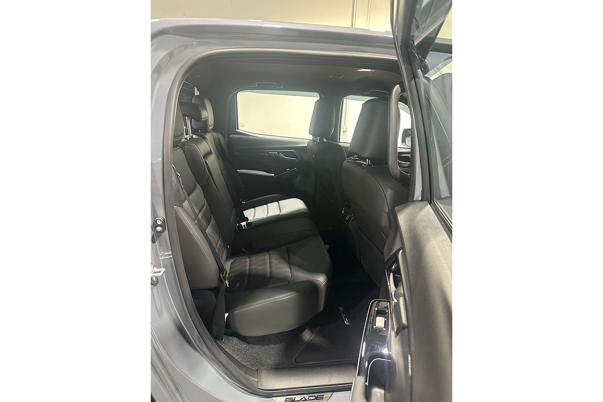 2025 Isuzu D-MAX BLADE  4X4