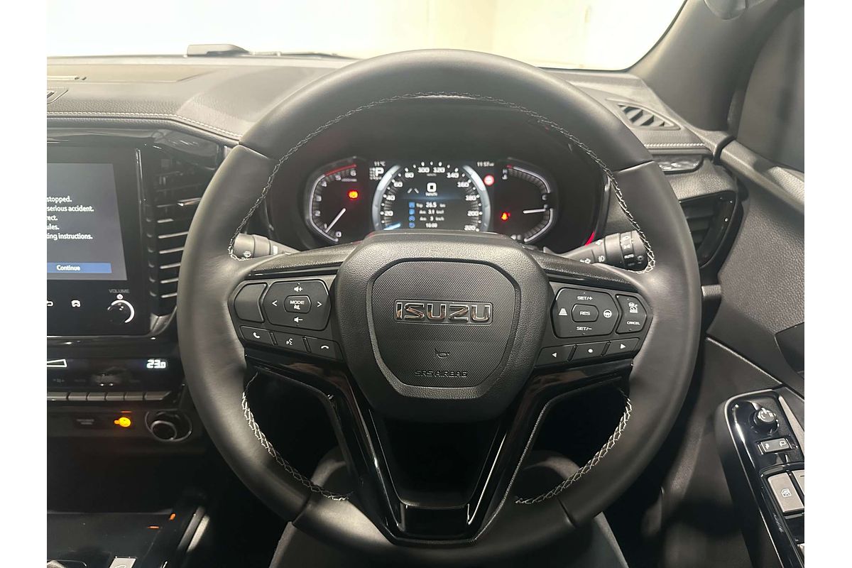 2025 Isuzu D-MAX BLADE  4X4
