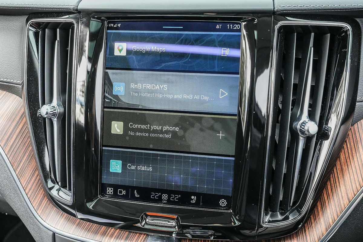 2024 Volvo XC60 Recharge Ultimate T8 Plug-In Hybrid
