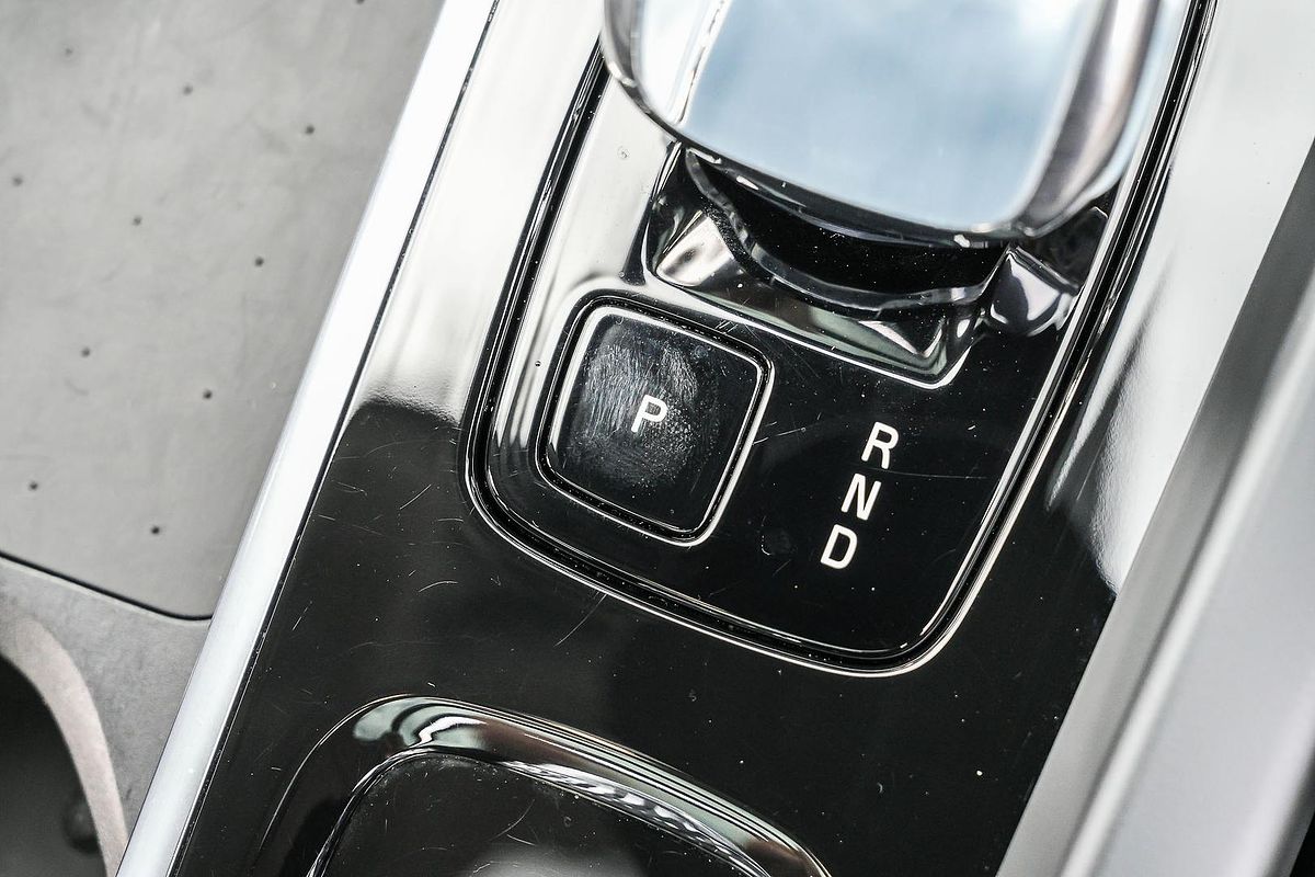 2024 Volvo XC60 Recharge Ultimate T8 Plug-In Hybrid