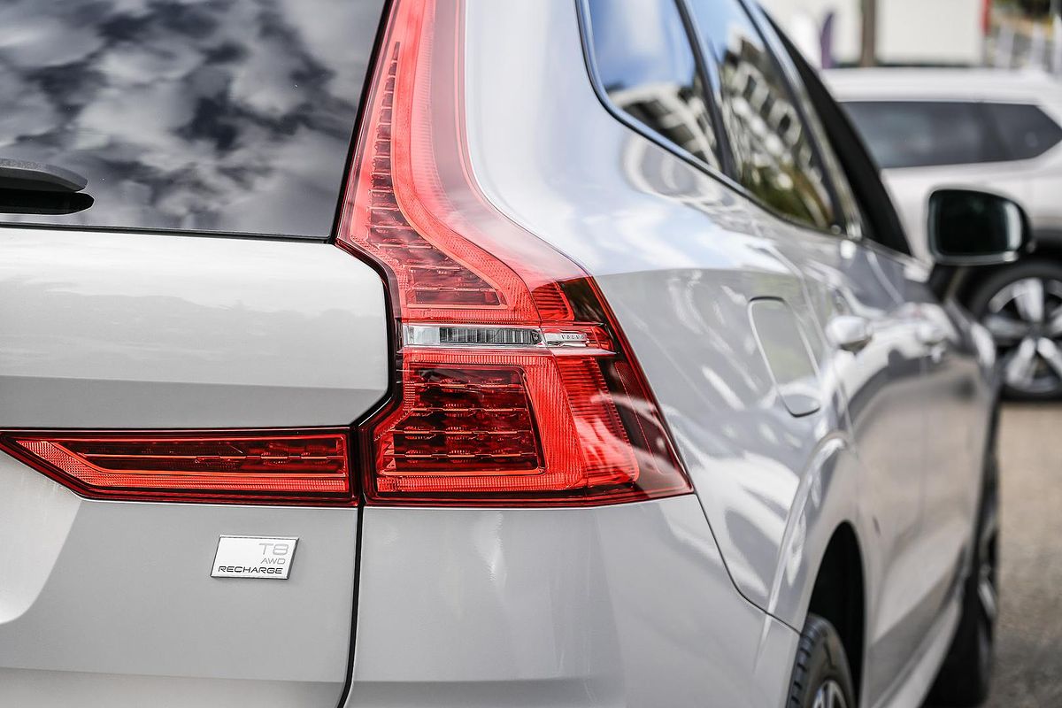 2024 Volvo XC60 Recharge Ultimate T8 Plug-In Hybrid