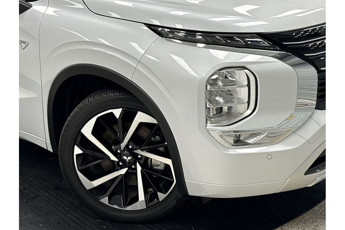 2022 Mitsubishi Outlander PHEV Exceed Tourer ZM