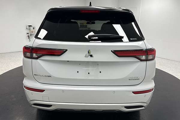 2022 Mitsubishi Outlander PHEV Exceed Tourer ZM