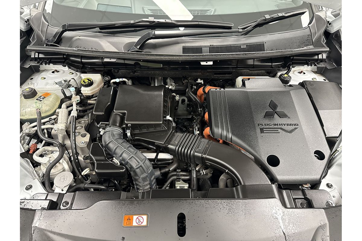 2022 Mitsubishi Outlander PHEV Exceed Tourer ZM