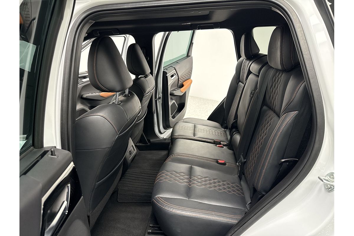 2022 Mitsubishi Outlander PHEV Exceed Tourer ZM
