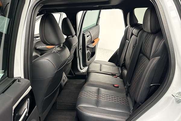 2022 Mitsubishi Outlander PHEV Exceed Tourer ZM