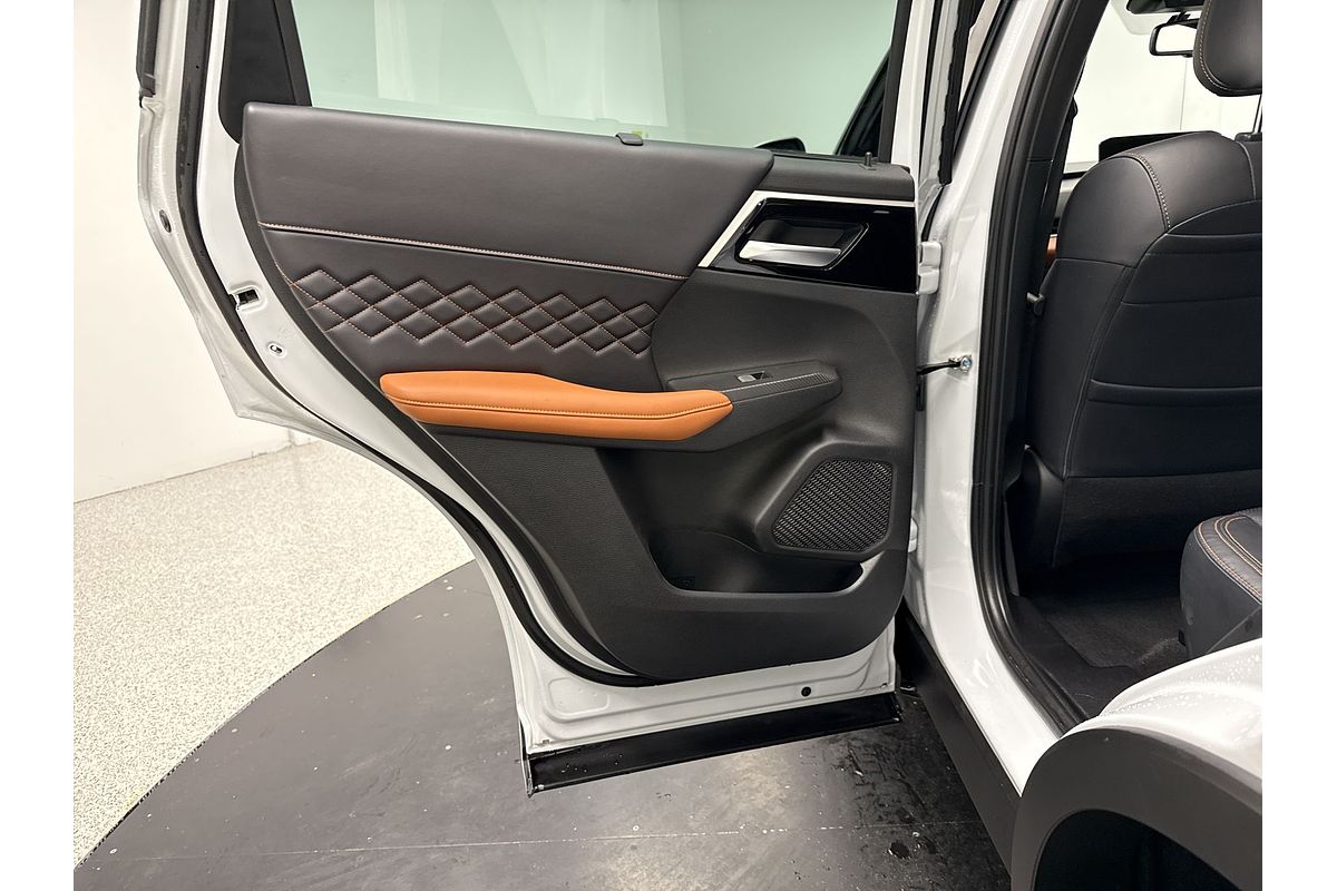 2022 Mitsubishi Outlander PHEV Exceed Tourer ZM