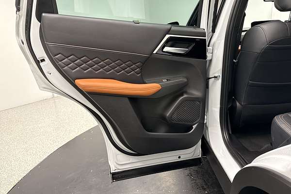 2022 Mitsubishi Outlander PHEV Exceed Tourer ZM