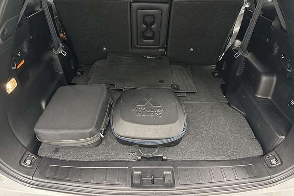 2022 Mitsubishi Outlander PHEV Exceed Tourer ZM