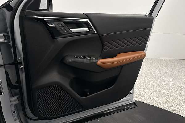 2022 Mitsubishi Outlander PHEV Exceed Tourer ZM
