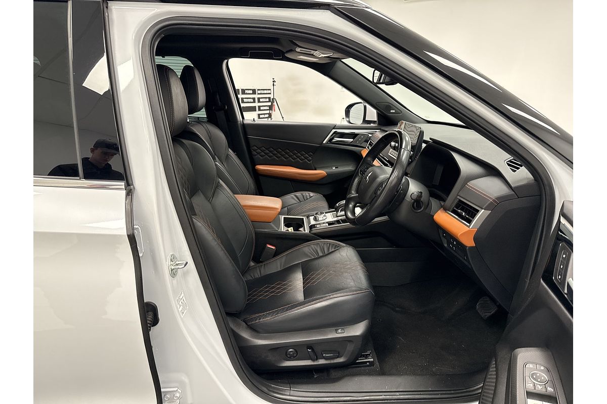 2022 Mitsubishi Outlander PHEV Exceed Tourer ZM