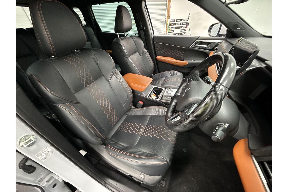 2022 Mitsubishi Outlander PHEV Exceed Tourer ZM