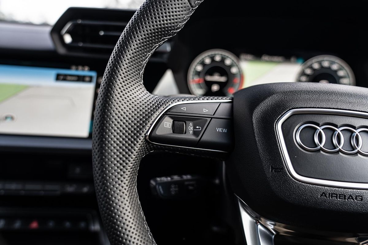 2025 Audi A3 35 TFSI S line GY