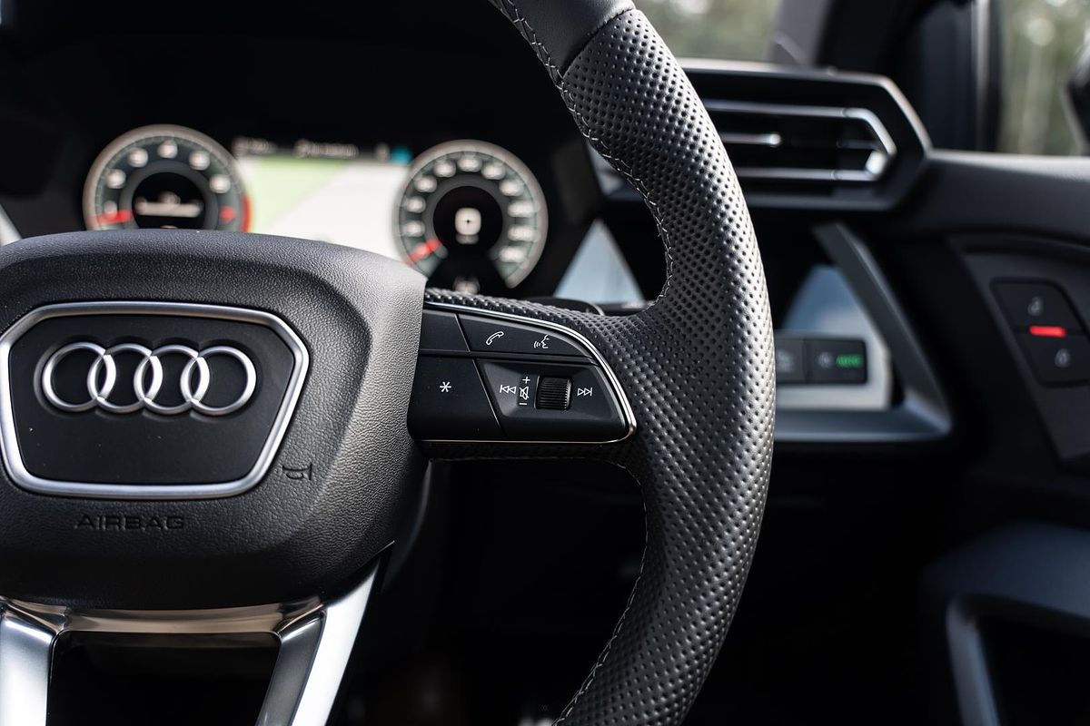 2025 Audi A3 35 TFSI S line GY