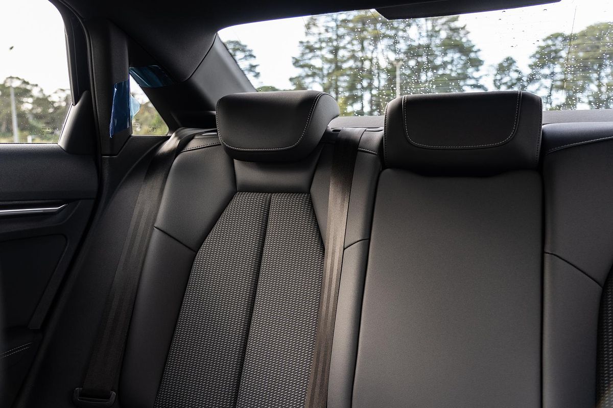 2025 Audi A3 35 TFSI S line GY