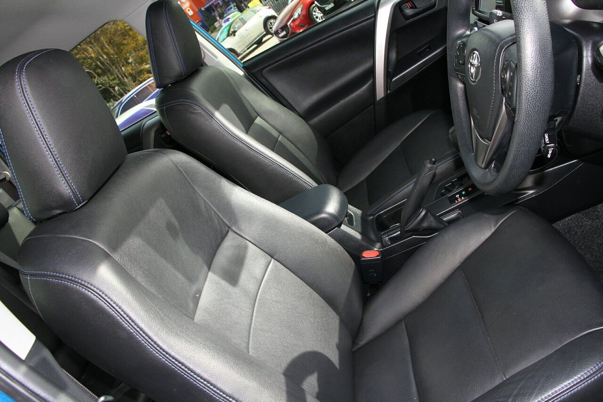 2017 Toyota RAV4 GX ASA44R