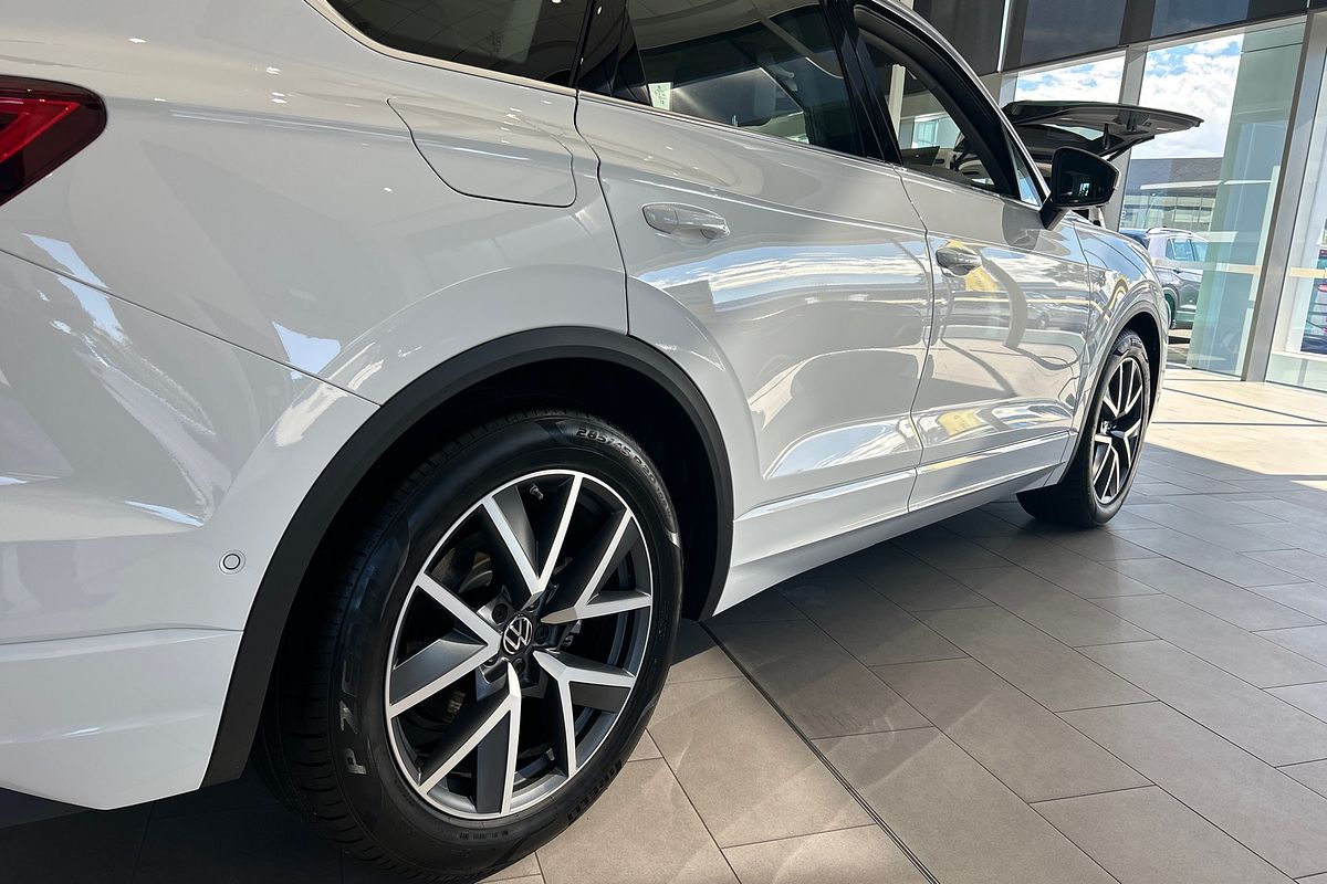 2025 Volkswagen Touareg 210TDI Elegance RC